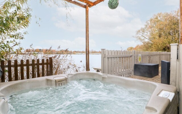 Teal Lodge