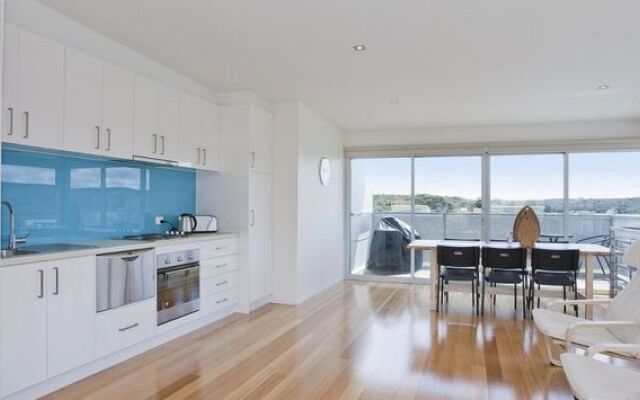 Four Kings Apartments