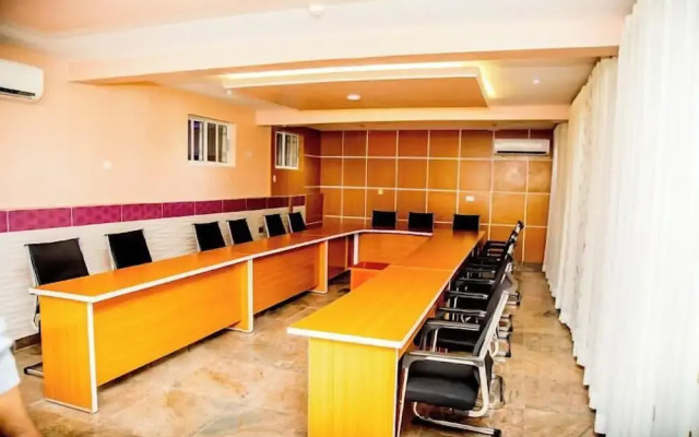 Villa Hilton  Hotels and Apartments