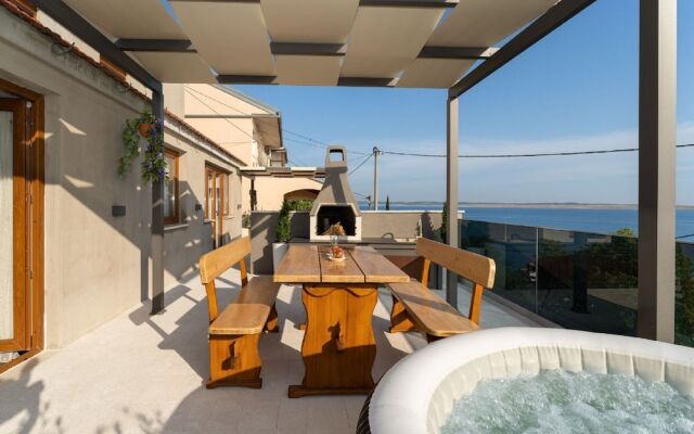 Rina Apartments