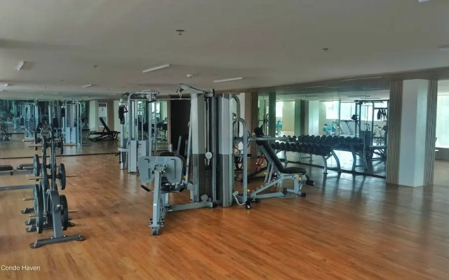 Modern Studio Poolside Balcony Near Mactan Airport