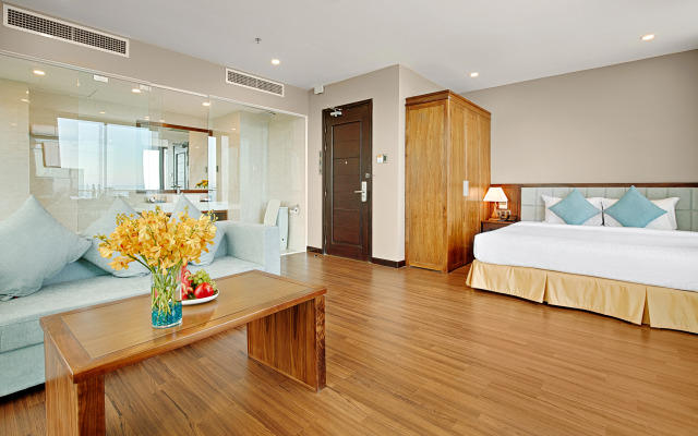 Yarra Ocean Suites Danang