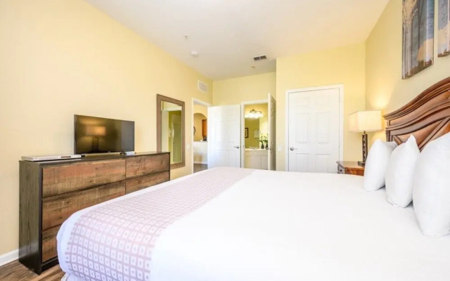 Beautiful Deluxe Condo, Vista Cay - 3015