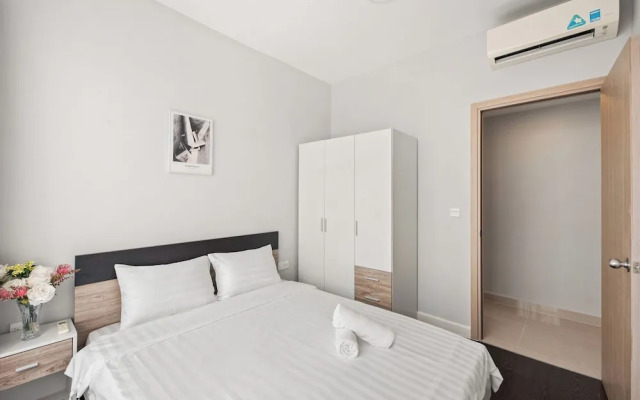 REM Rivergate Garden Pool Signature Apartments