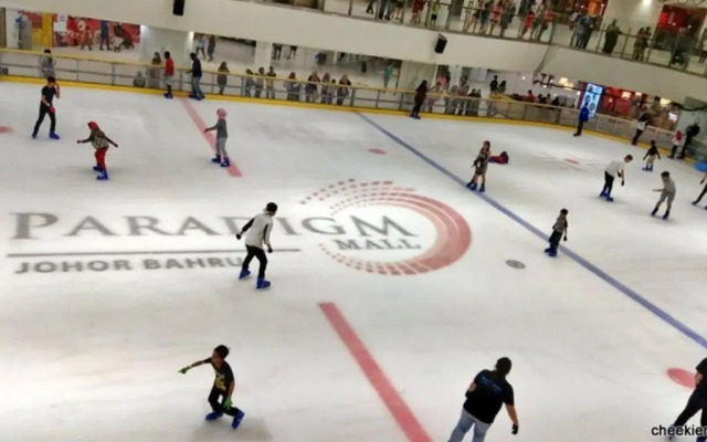 A2603 THE PLATINO NETFLIX PARADIGM MALL By STAY