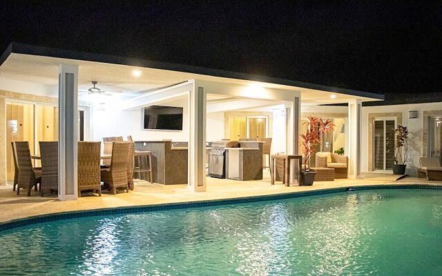 Specially Design 6 Bedroom Villa With King Beds
