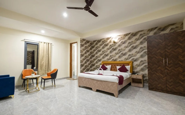 Divine Hotels & Banquets