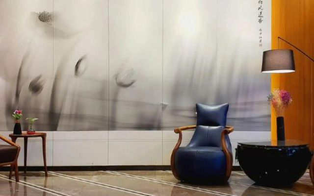 Xingguang Holiday Hotel (Zhengzhou Zijing East Street Metro Station)