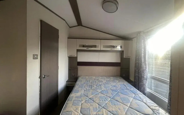 Modern Platinum Standard 2 Bedroom With Decking
