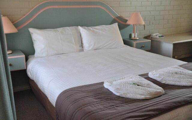 Parkview Motor Inn Parkes