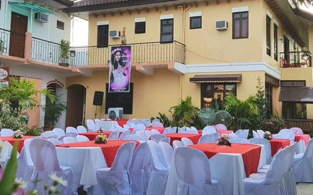 Collado Hotel