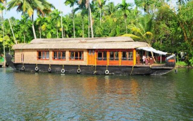 Sreekrishna Houseboat