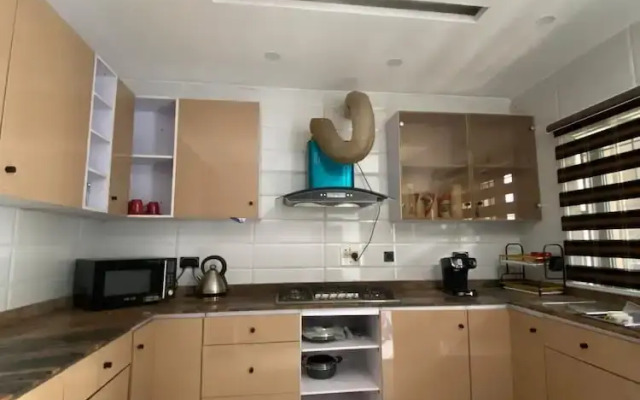 Furnised 3 Bedroom Apartment Oniru, Lagos