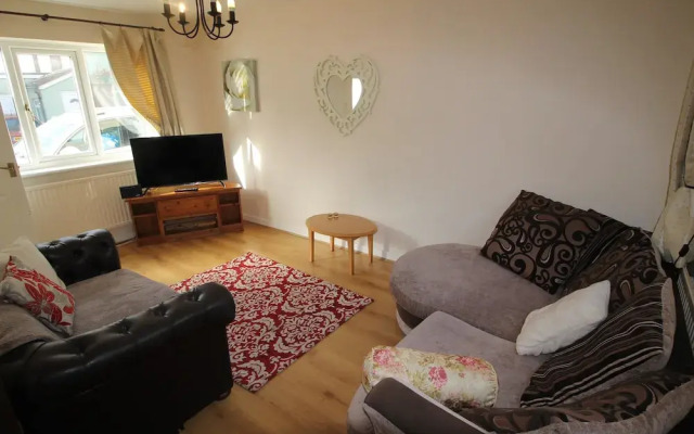 26 Merthyr Road