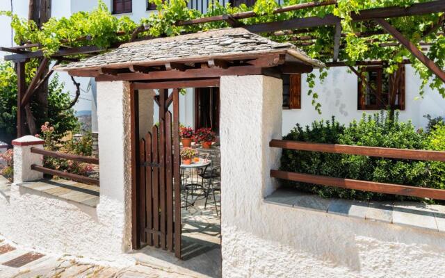 Elatos Country House