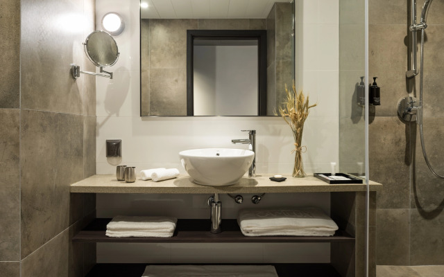 Camlux Hotel