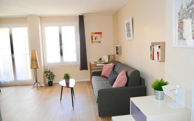 Studio in Marseille, With Furnished Balcony and Wifi - 2 km From the B