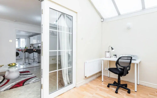 Hiikots Apartments Dagenham
