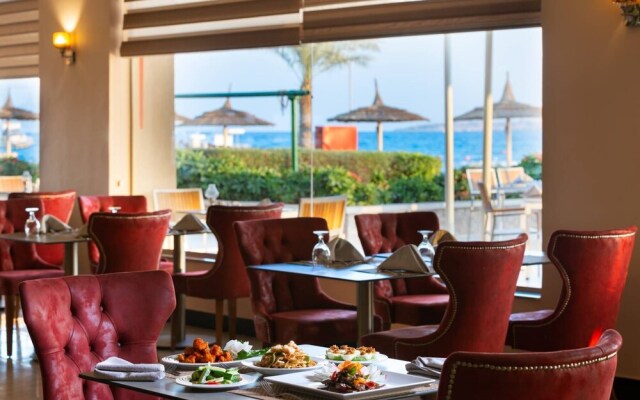 Beach albatros resort Azrak VIP Package