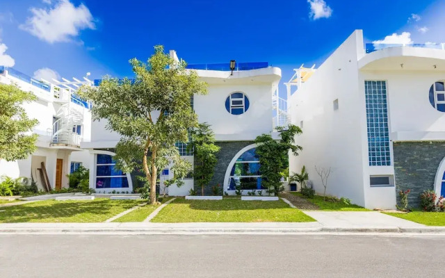 New Stylish 3BR Villa With Private Pool Terrace