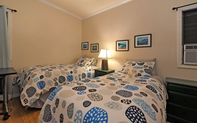 Pohailani 131 by RedAwning