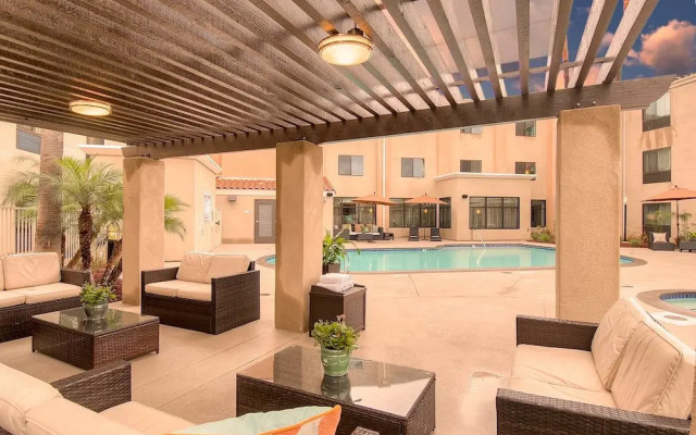 Quality Inn & Suites North- Legoland Area