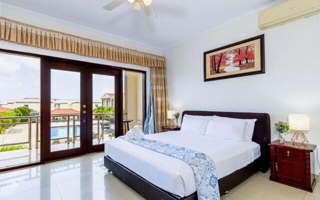 2BR Townhouse 3min Walk 2 Eaglebeach w Pool BBQ