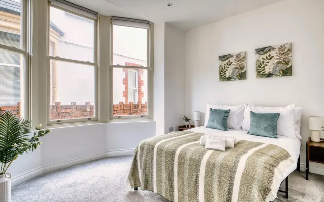 Stunning 2 Bed by the City Centre & Bute Park