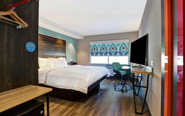 TRU BY Hilton Edmonton Windermere