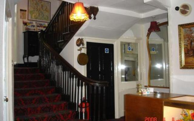 Highgate Hotel