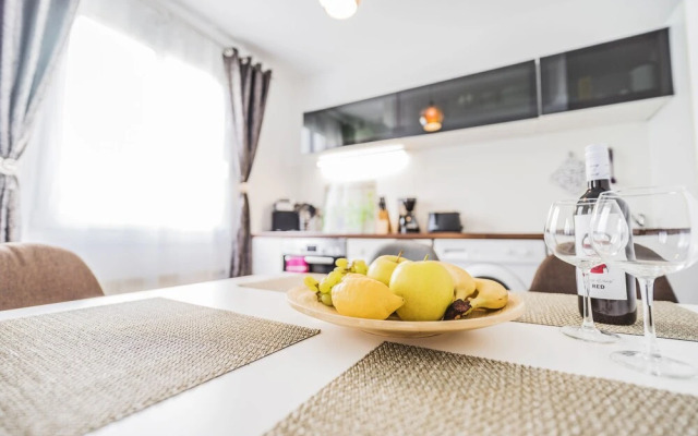 10Min Downtown 3 rooms Parking Metro100m