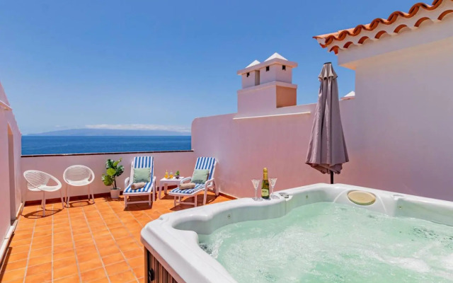 Oceanview Penthouse With Jacuzzi by DreamHomesTenerife