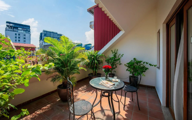 Oriental Suites  & Spa