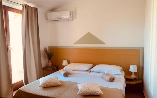 Room in Guest Room - Linc Rooms & Apartments