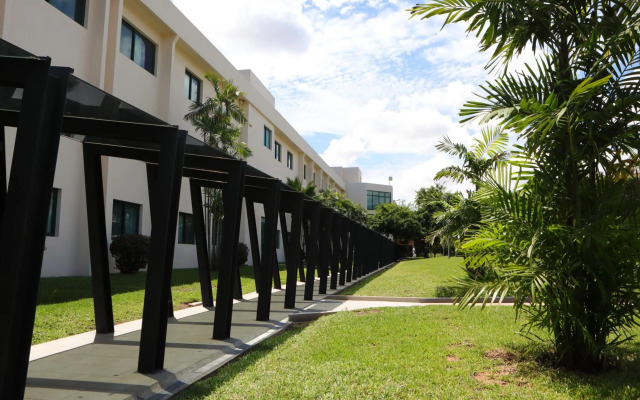 Fiesta Royale Hotel