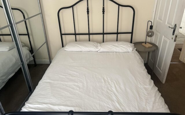 Manchester, Levenshulme, Entire House, Sleeps 7max