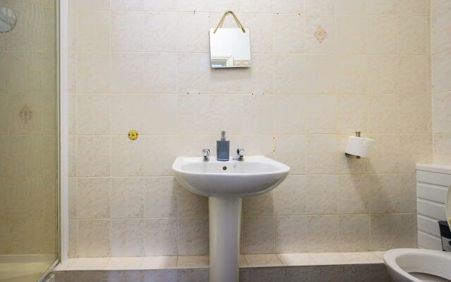 Heart of Blackpool - Sleeps 10 - Parking