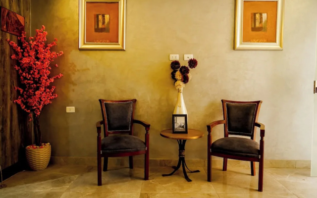 Pyramids Hotel