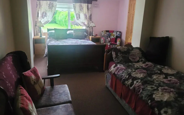 The Railway Lodge, 4 Bedrooms, Sleeps 11, Pets Ok