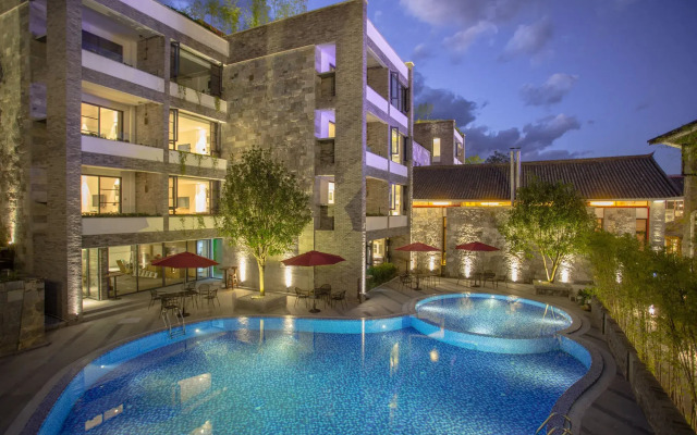 Dali Five Clouds Hotel