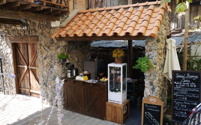 Le Charcoa Hotel