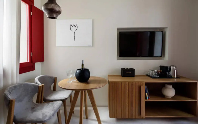 Potnia Theron Suites