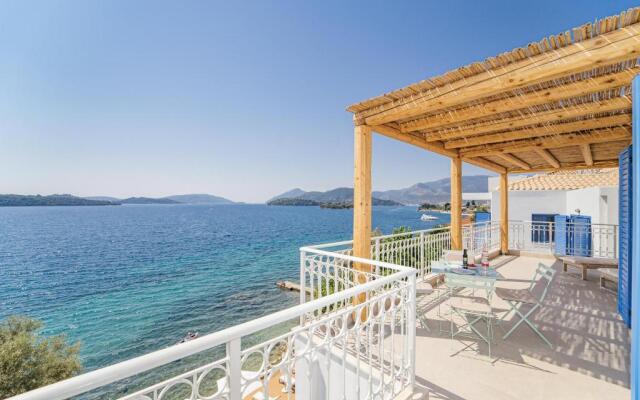 Lefkada Blue Luxury Apartments B7, Perigiali top floor
