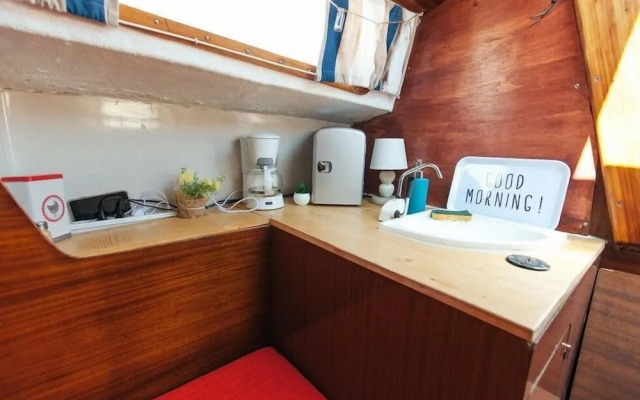 Charmant Voilier chauffé nuit insolite