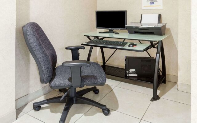 Grander Inn & Suites