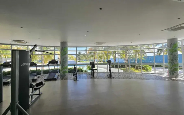 OYO 1143 The Emgrand Azure North
