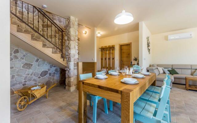 Rustic Villa Viamare