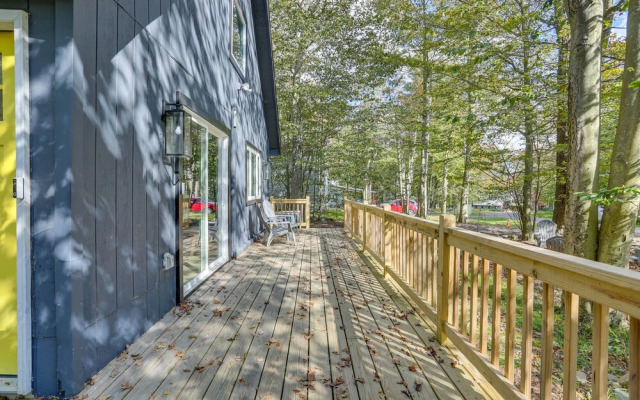 Modern Poconos Chalet w/ Private Hot Tub, Fire Pit