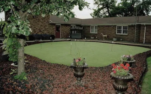 Ivy Rose Motor Inn