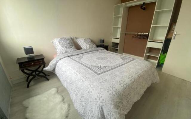 Bel Appartement Avec Parking Gratuit